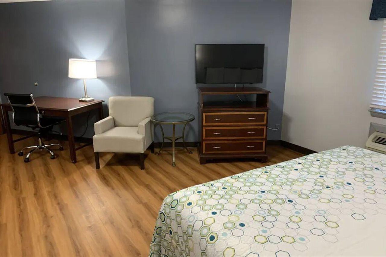 Econo Lodge Inn & Suites Denver Buitenkant foto