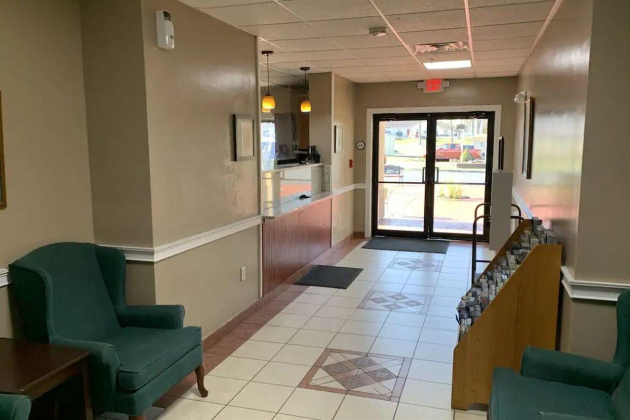 Econo Lodge Inn & Suites Denver Buitenkant foto