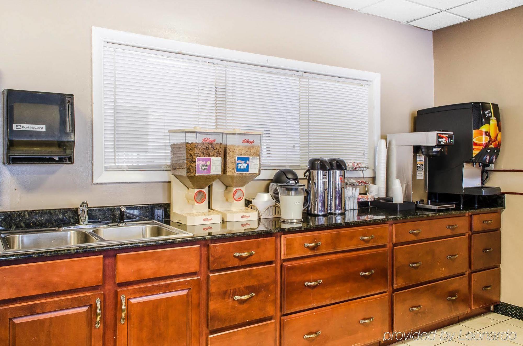 Econo Lodge Inn & Suites Denver Buitenkant foto