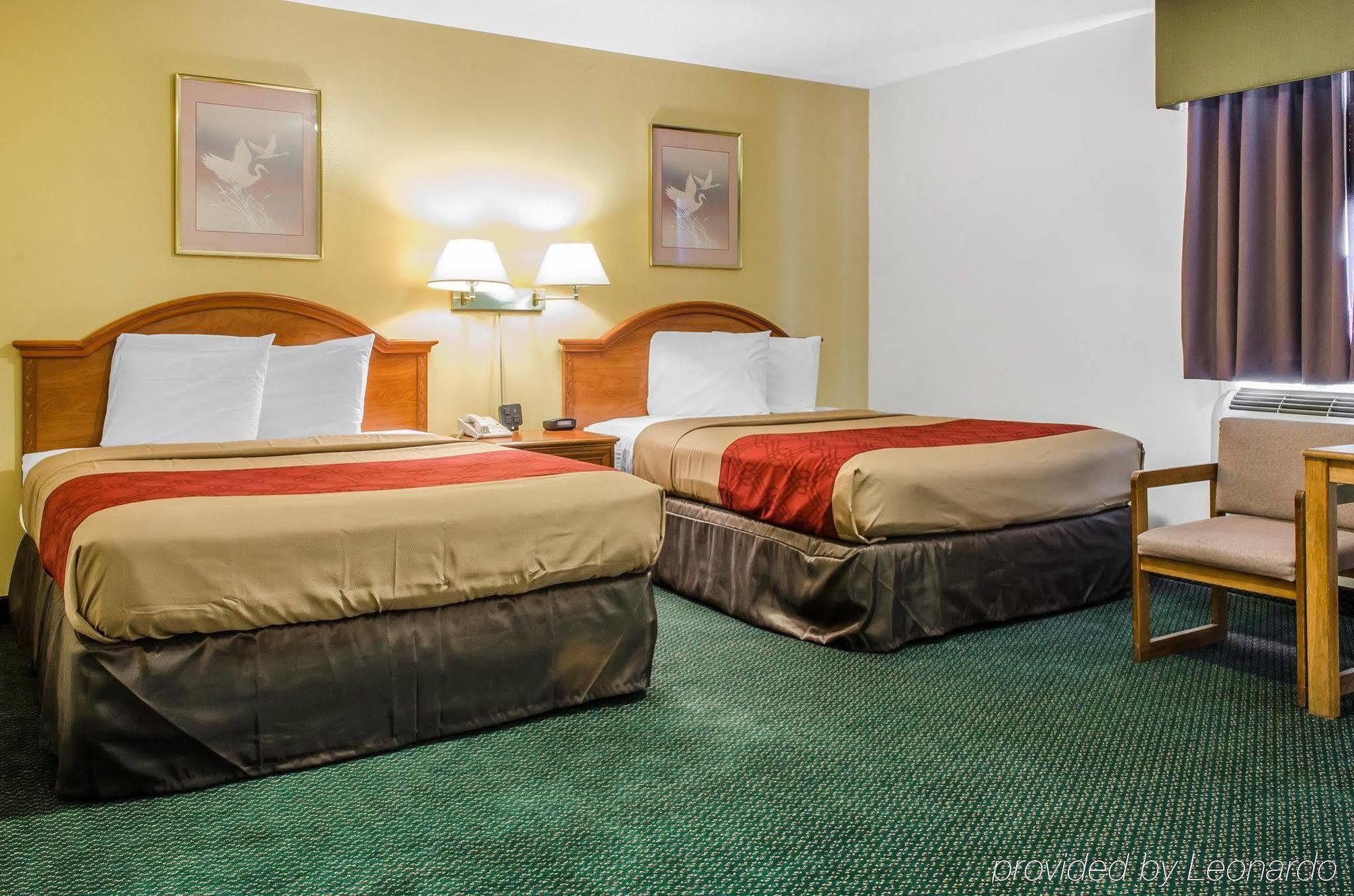 Econo Lodge Inn & Suites Denver Buitenkant foto