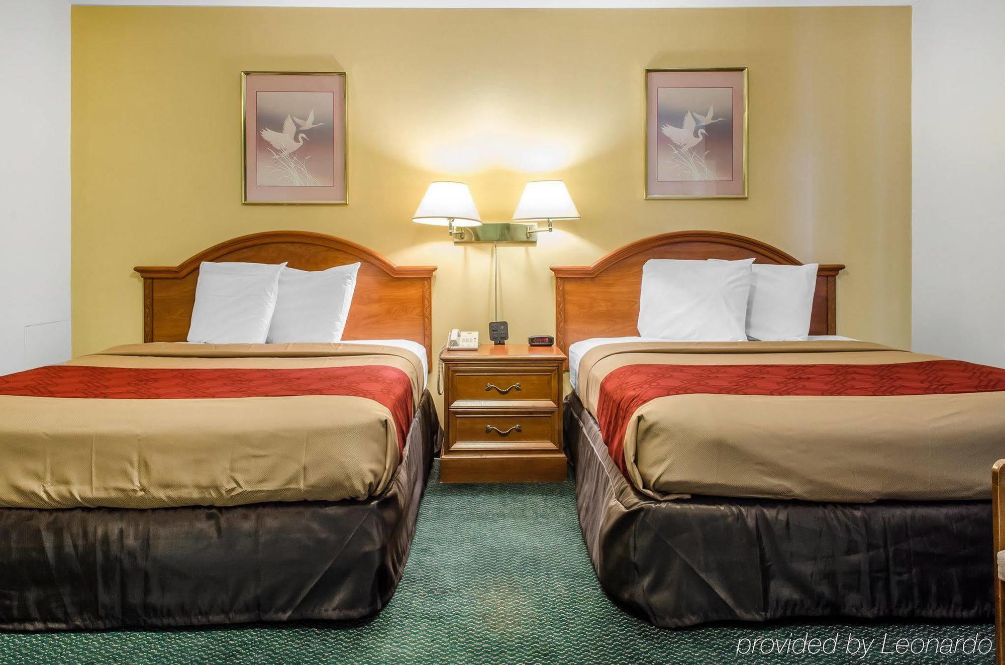 Econo Lodge Inn & Suites Denver Buitenkant foto
