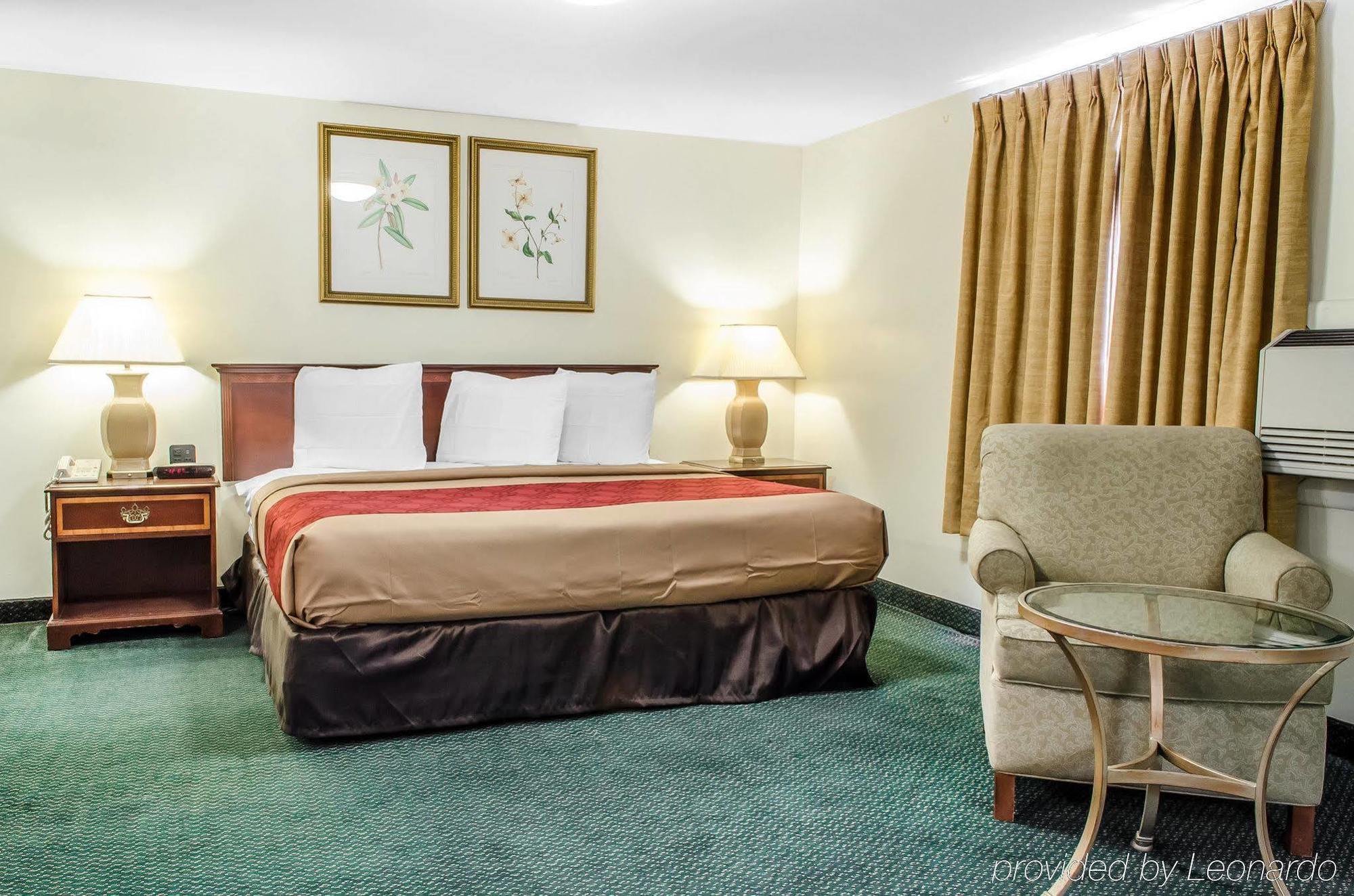 Econo Lodge Inn & Suites Denver Buitenkant foto