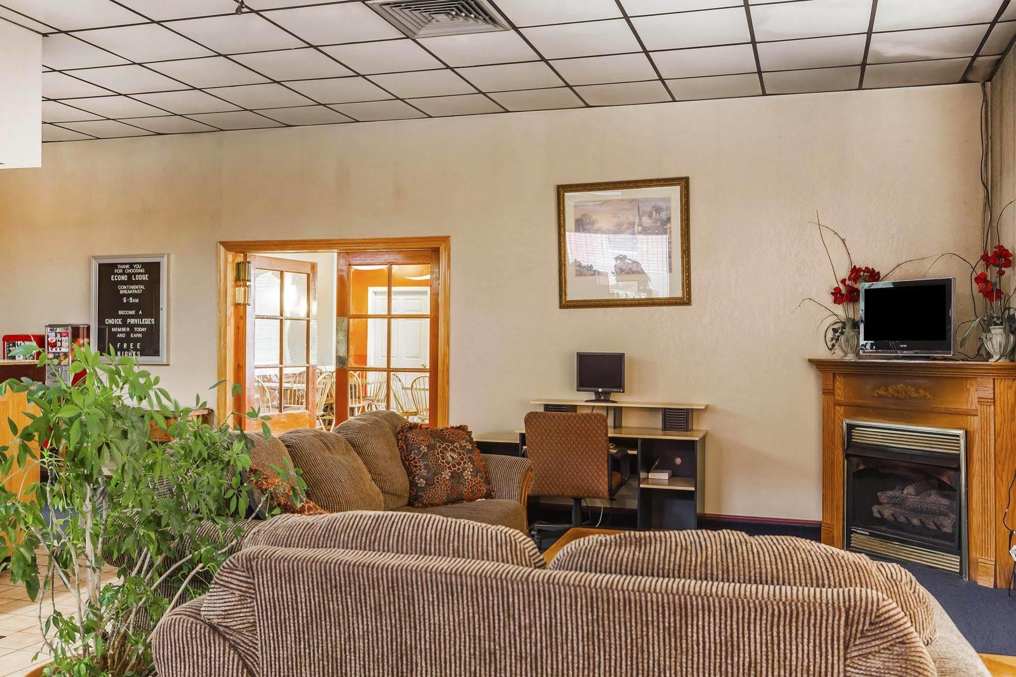 Econo Lodge Inn & Suites Denver Buitenkant foto