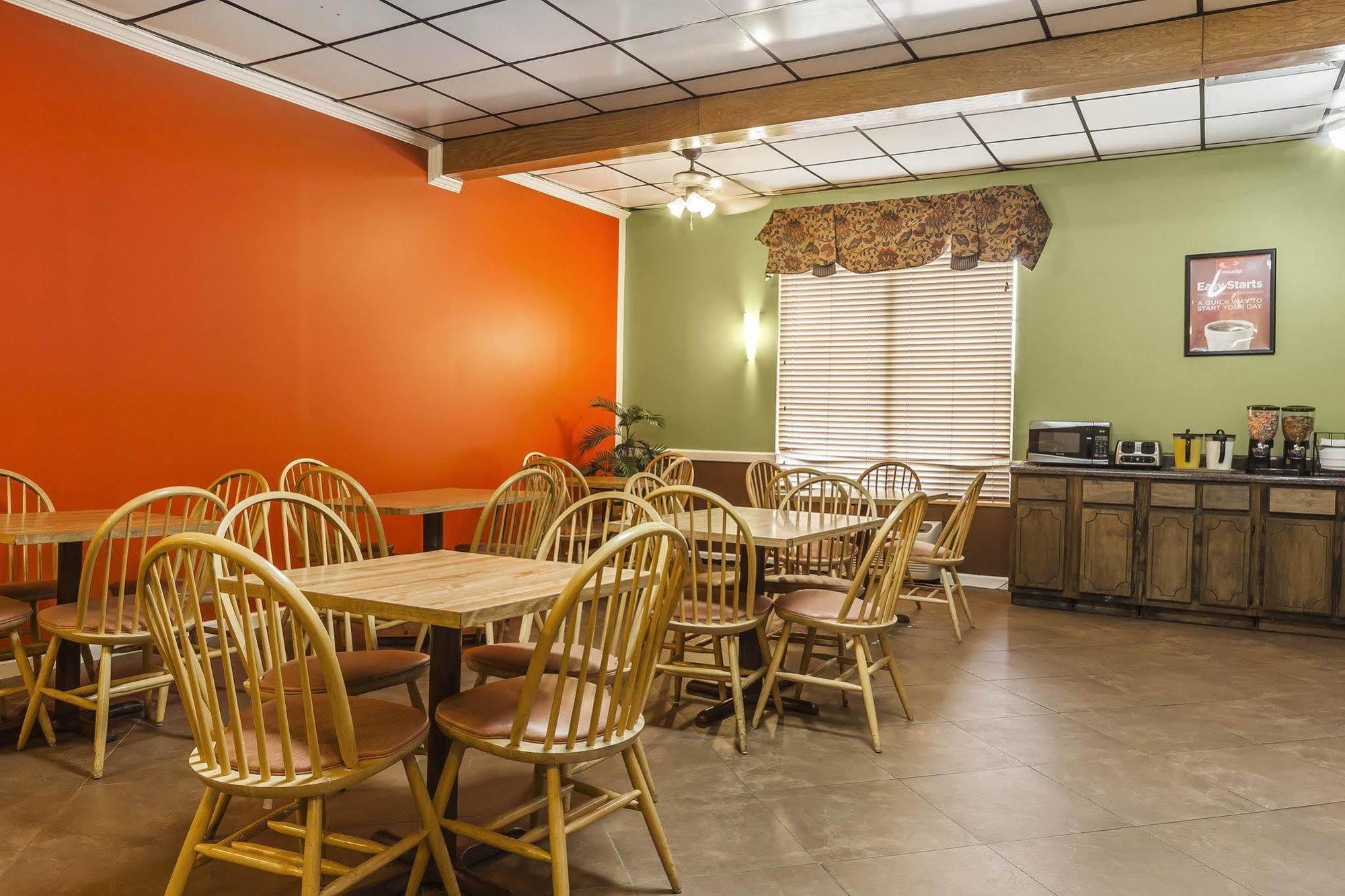 Econo Lodge Inn & Suites Denver Buitenkant foto