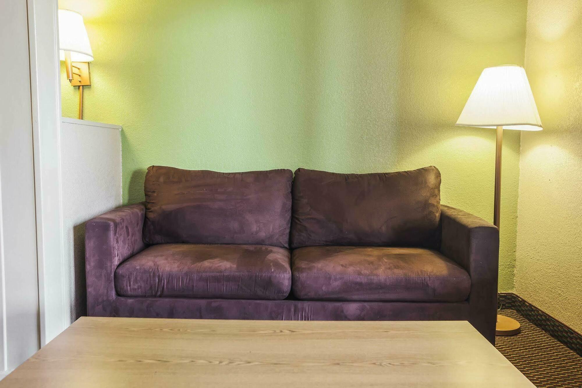 Econo Lodge Inn & Suites Denver Buitenkant foto