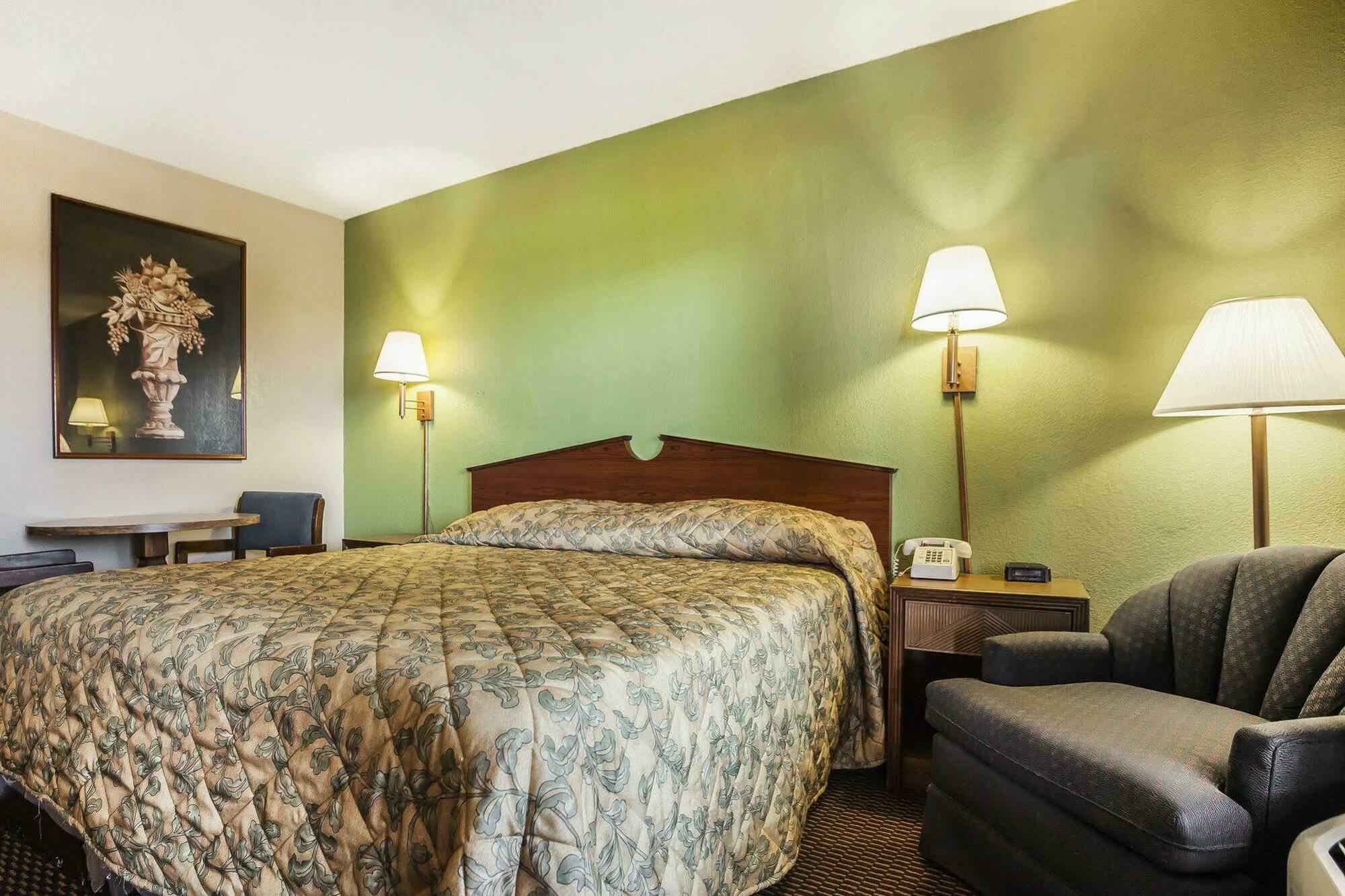 Econo Lodge Inn & Suites Denver Buitenkant foto